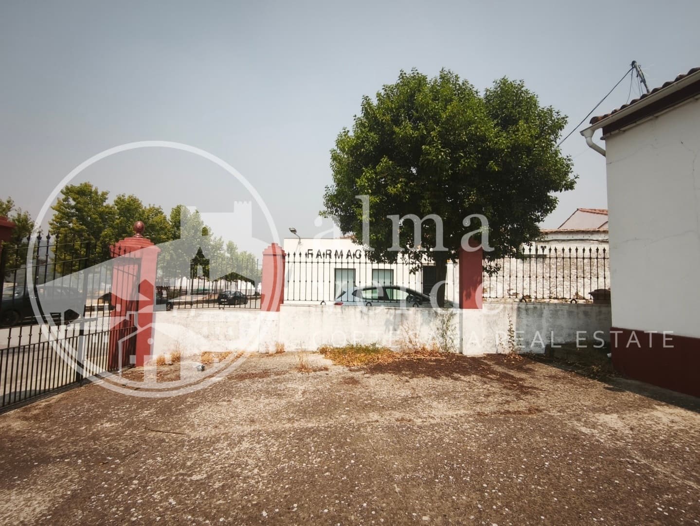 Casa céntrica de esquina frente a la estación - Image 7