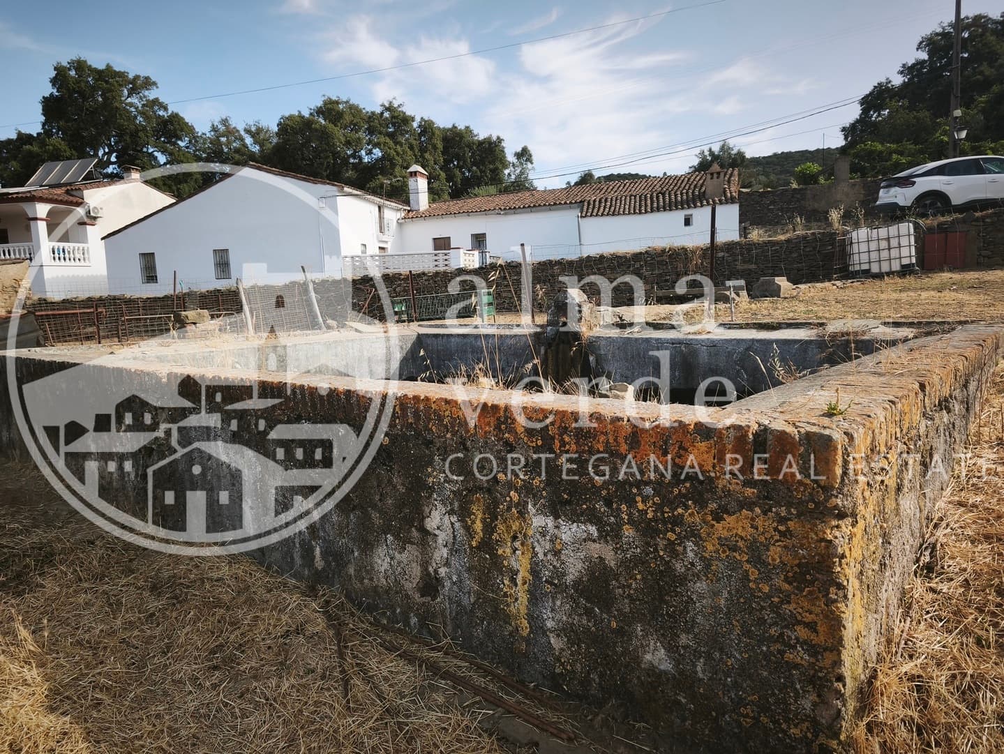 Privileged Location Just 5 Minutes from the Village - Image 14